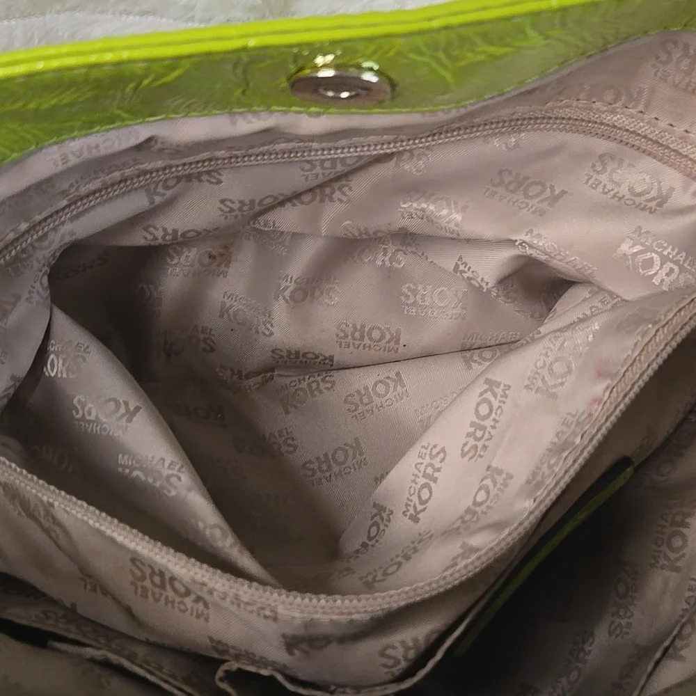 Michael Kors Lime Green Leather Tote Bag - Picture 11 of 12